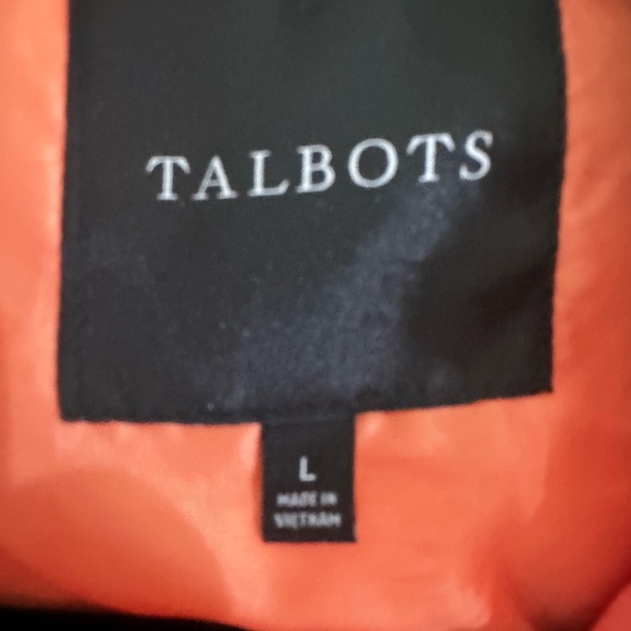 Talbots FAUX FUR COLLAR DOWN PUFFER VEST IN LIGHT ORANGE/CORAL - Picture 4 of 5